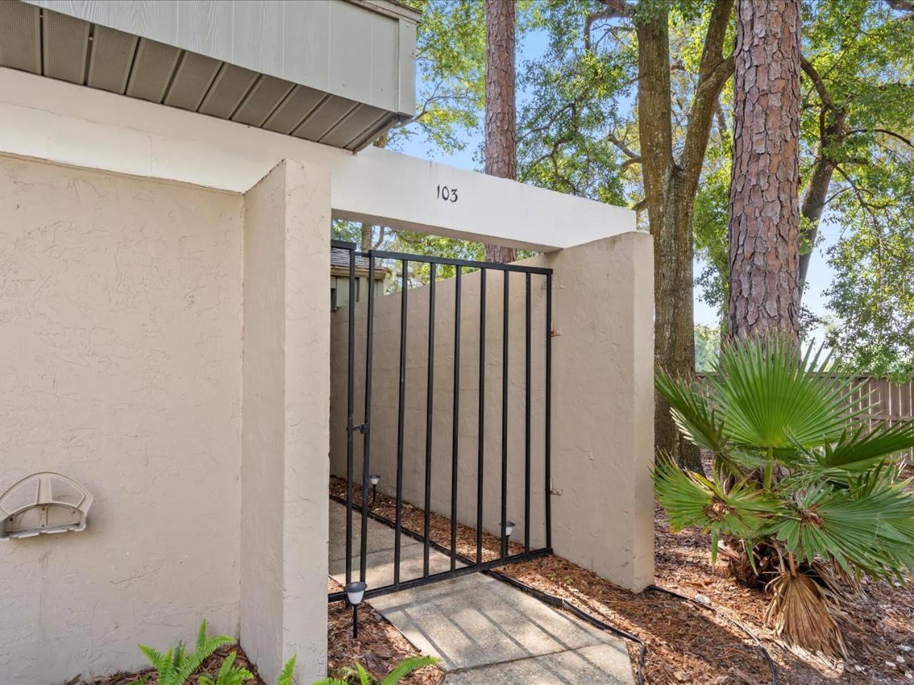 Artist'S Tower Townhome Just Renovated W Loft Gainesville Esterno foto