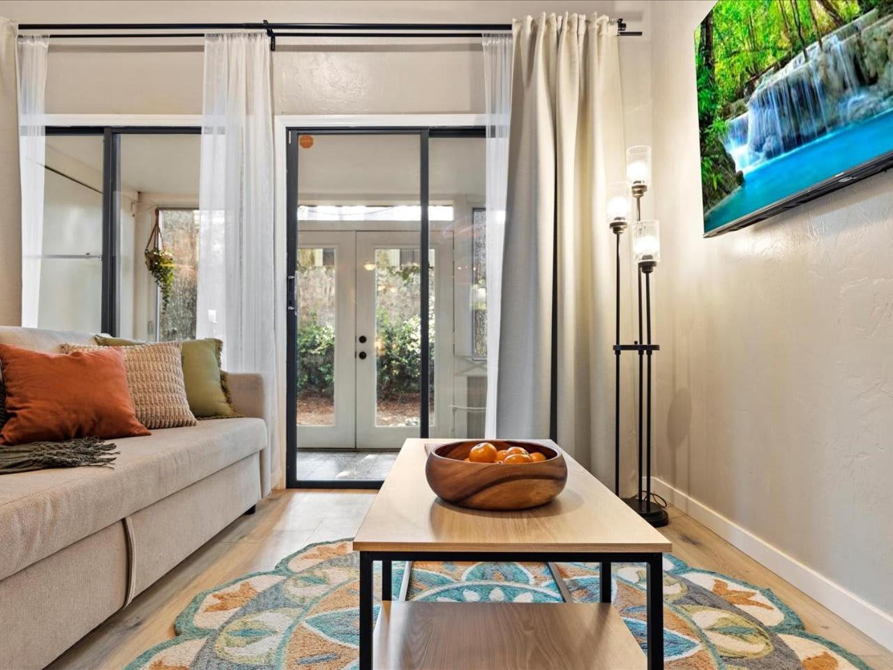 Artist'S Tower Townhome Just Renovated W Loft Gainesville Esterno foto