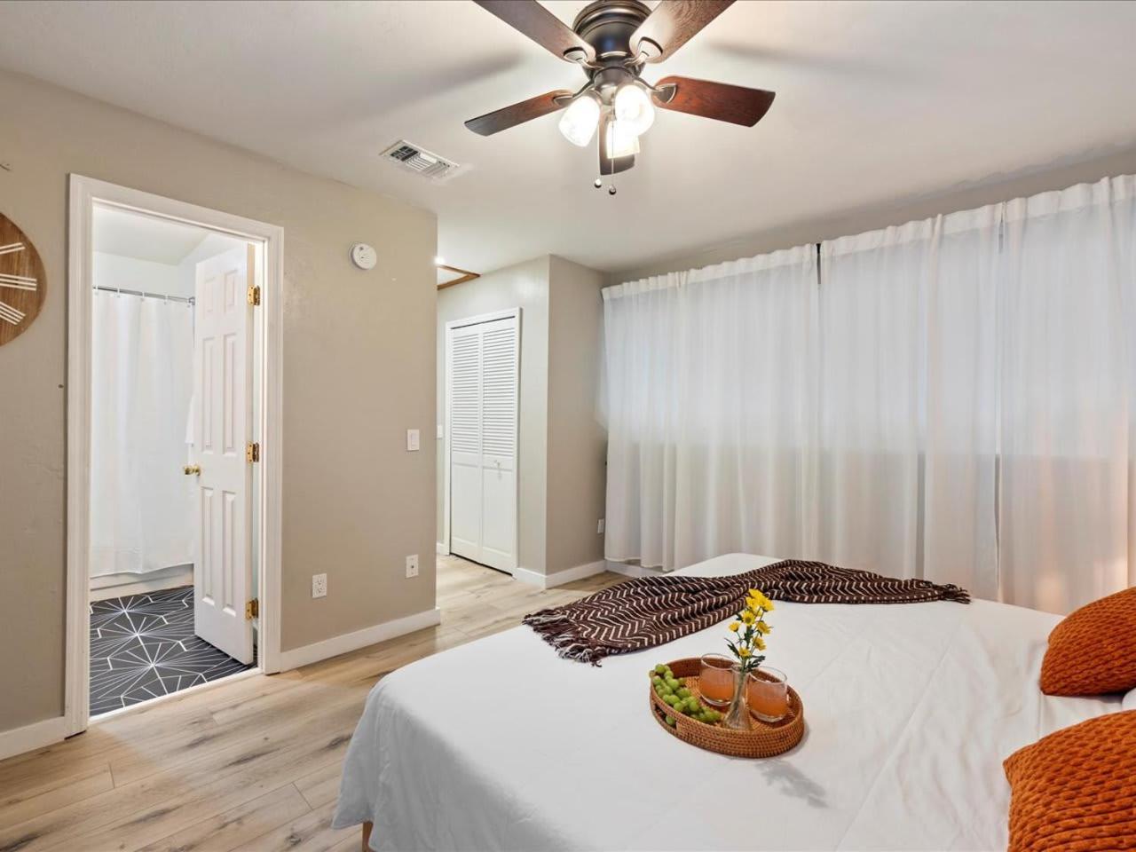 Artist'S Tower Townhome Just Renovated W Loft Gainesville Esterno foto
