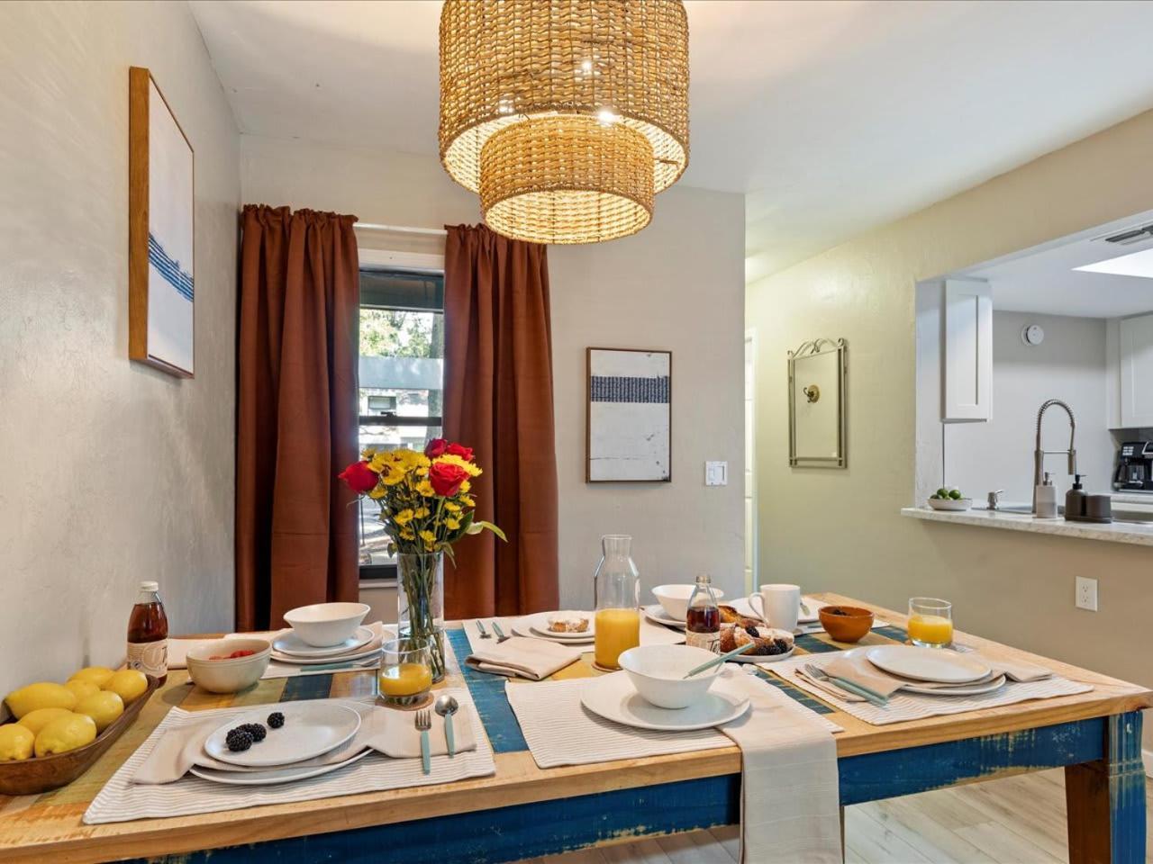 Artist'S Tower Townhome Just Renovated W Loft Gainesville Esterno foto